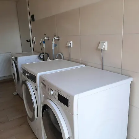 Fiore Gaestezimmer Apartamento Uettingen